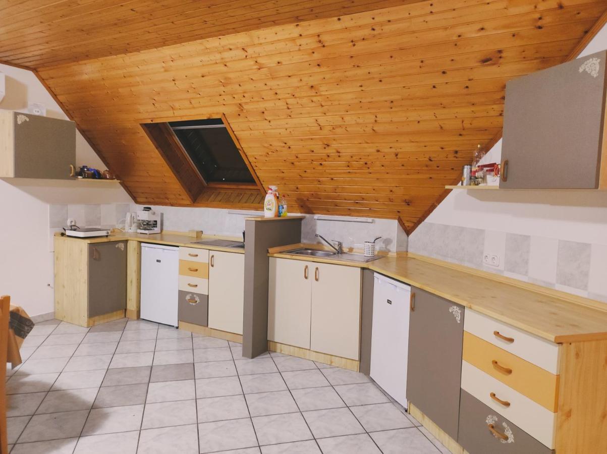Badacsony Apartmanhaz Badacsonytomaj Ngoại thất bức ảnh