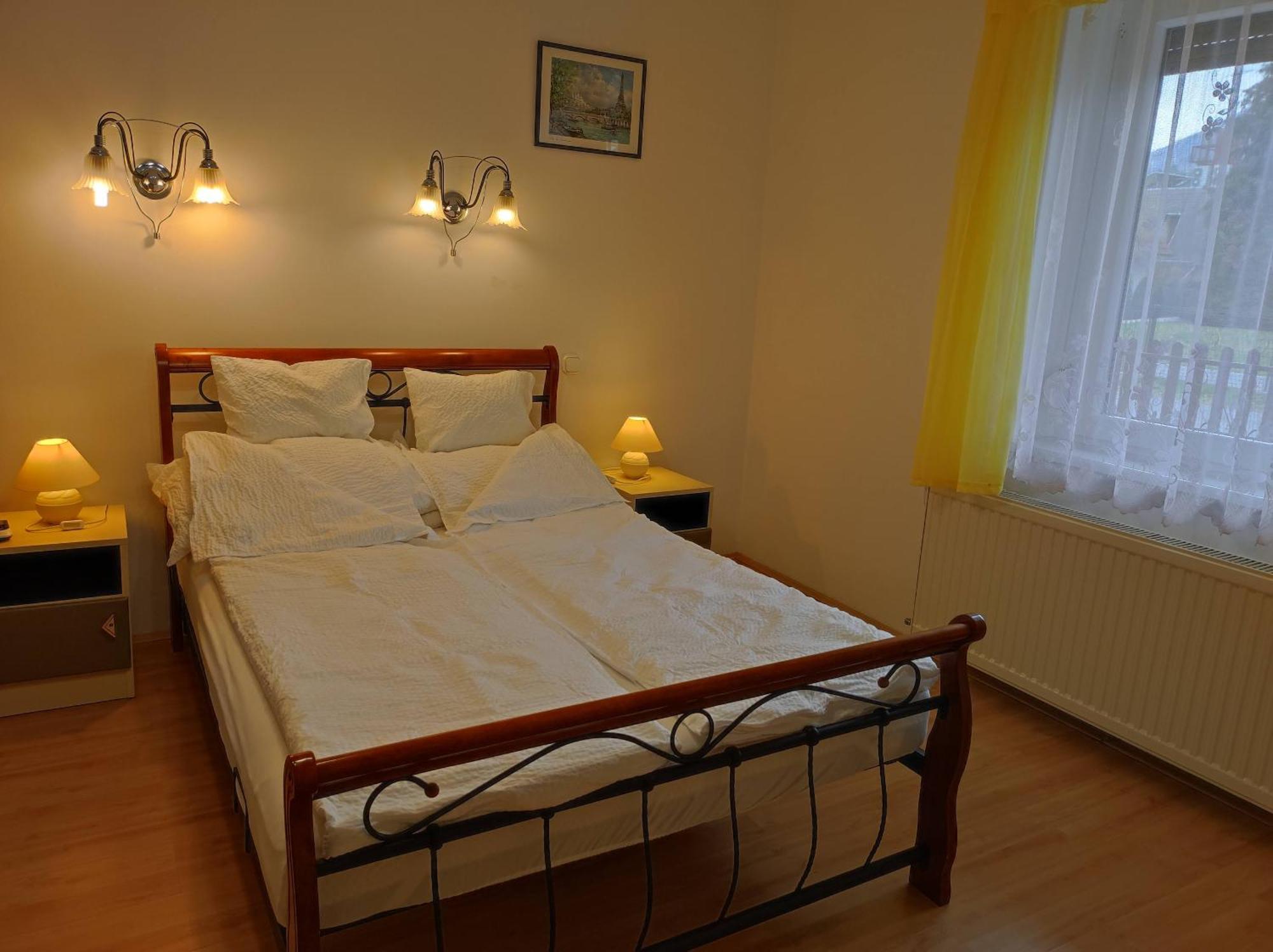 Badacsony Apartmanhaz Badacsonytomaj Ngoại thất bức ảnh