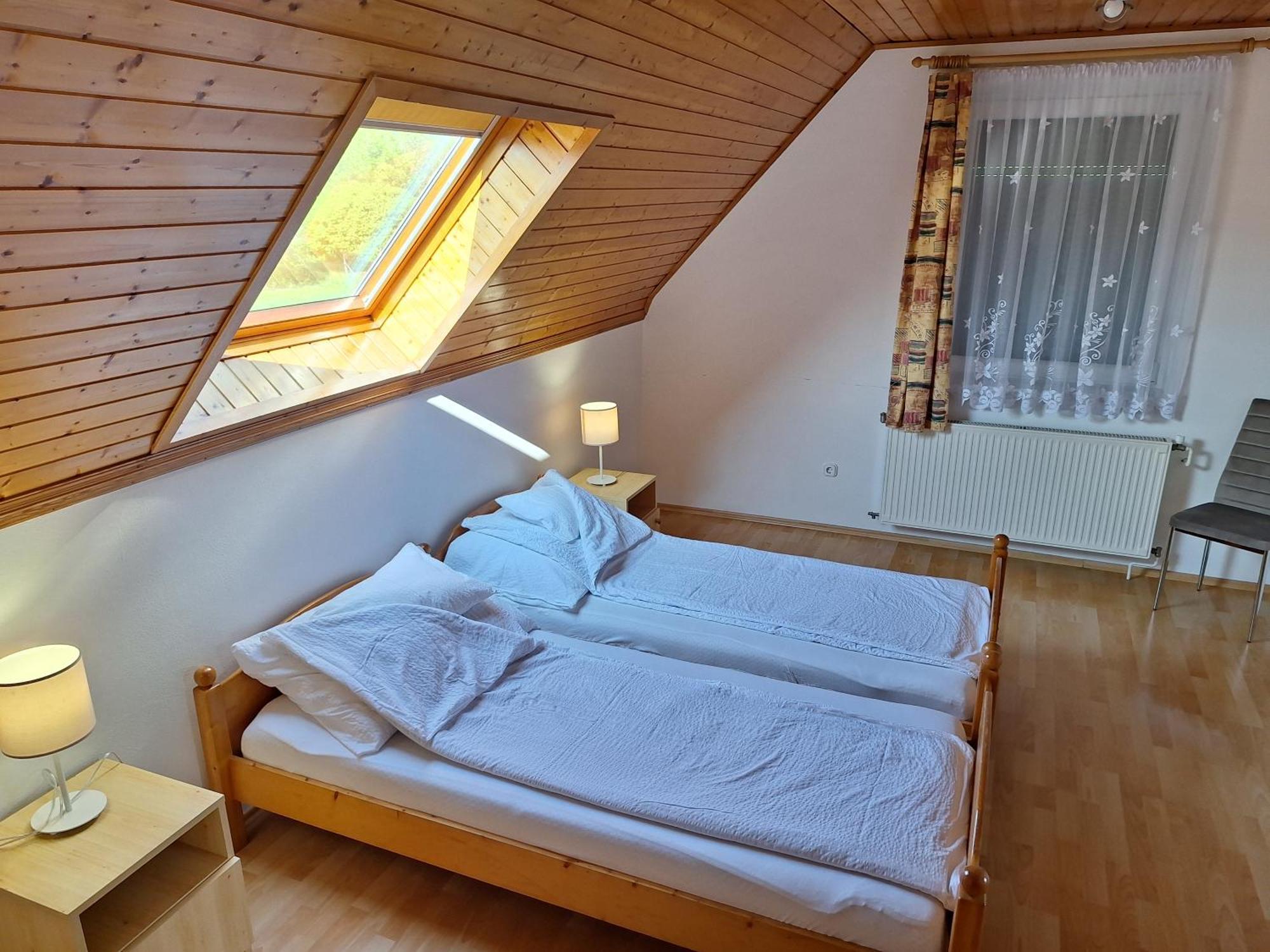 Badacsony Apartmanhaz Badacsonytomaj Ngoại thất bức ảnh